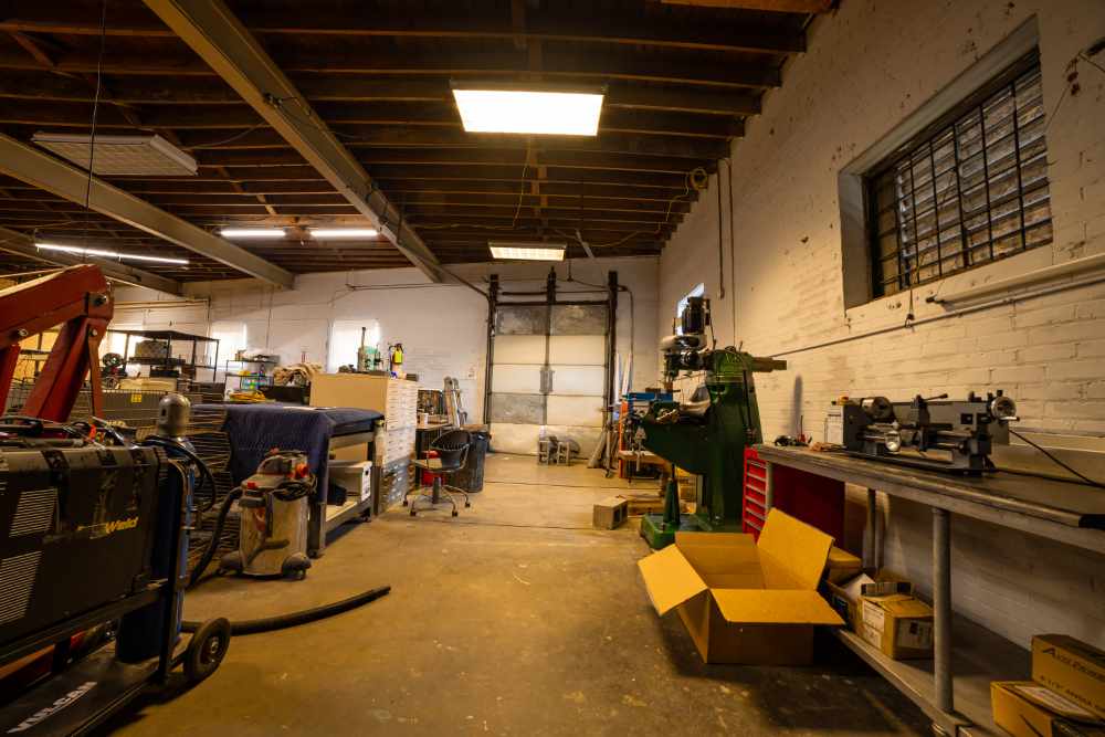 MAKE Roanoke's Metal Shop, including a mill and mini lathe