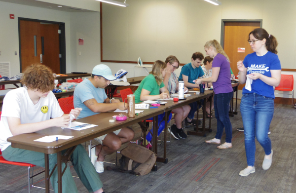 Students and Georgina and Samantha at the Intro to Hand Sewing class